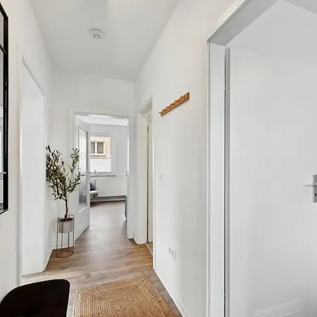 Shiny Homes - Bright & Elegant Apartment *