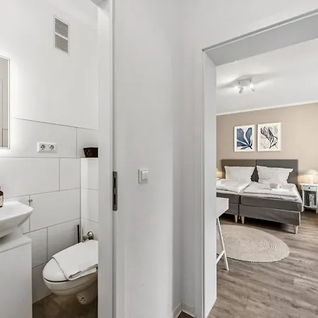 Shiny Homes - Bright & Elegant דירה