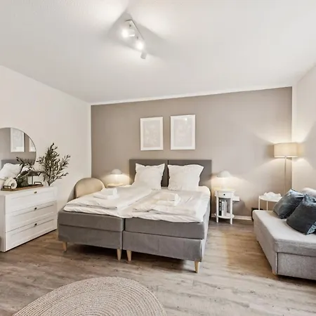 Shiny Homes - Bright & Elegant דירה *