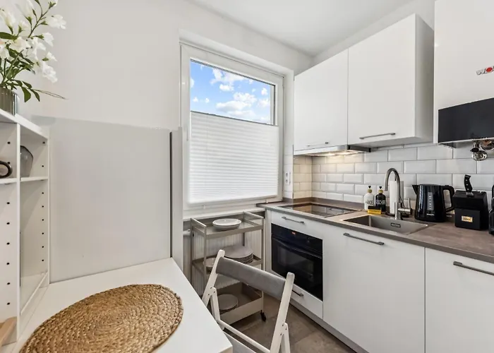 Shiny Homes - Bright & Elegant *