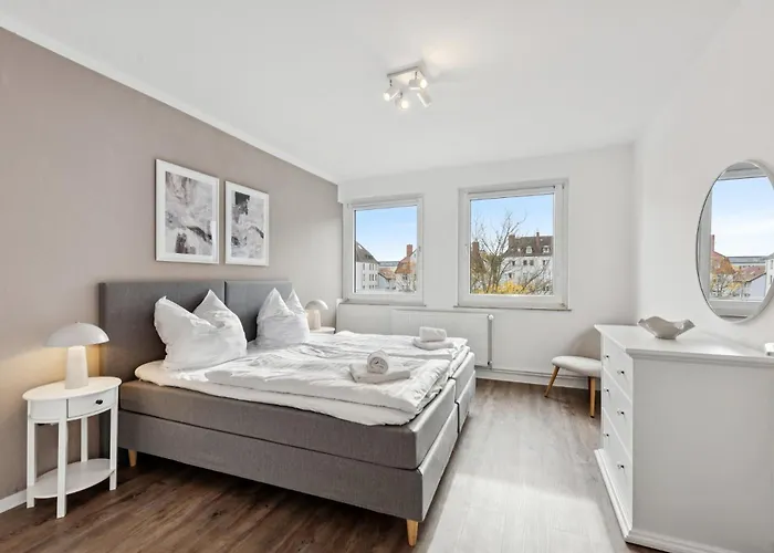 Shiny Homes - Bright & Elegant